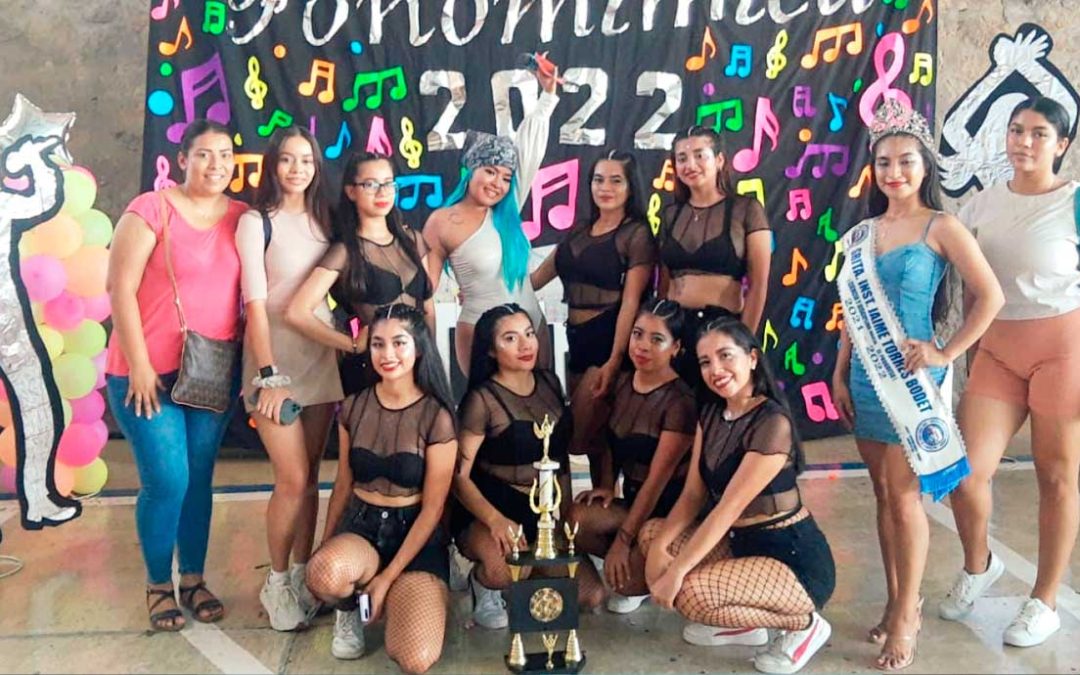 DIVERTIDO CONCURSO DE FONOMIMICA DEL INST. JAIME TORRES BODET