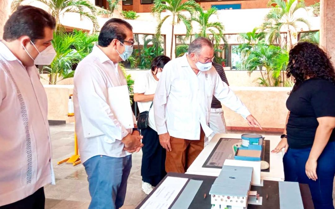 EXPONEN MAQUETAS DE LIC. EN ARQUITECTURA UAA