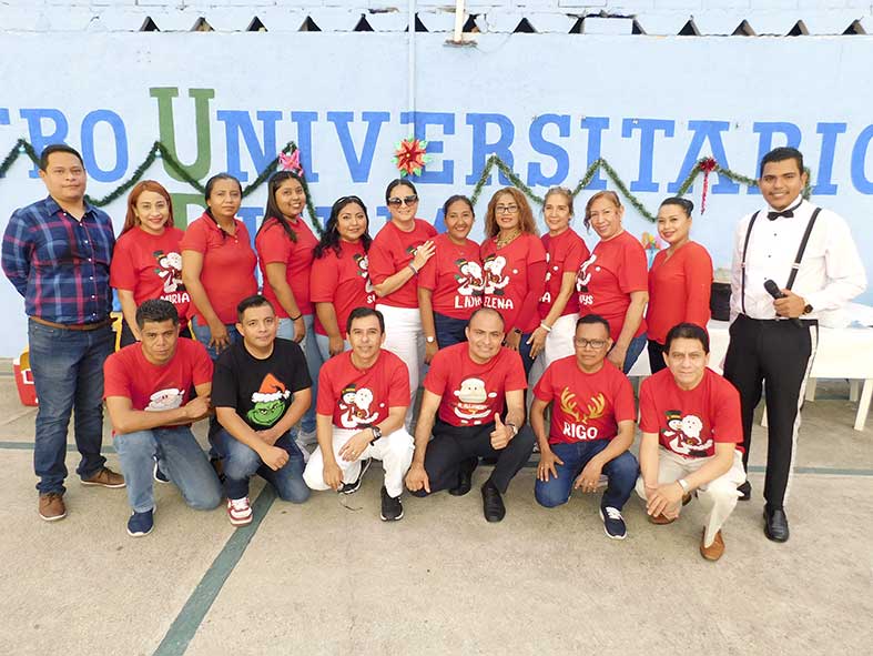 GRAN POSADA NAVIDEÑA EN EL CENTRO UNIVERSITARIO RHEMA