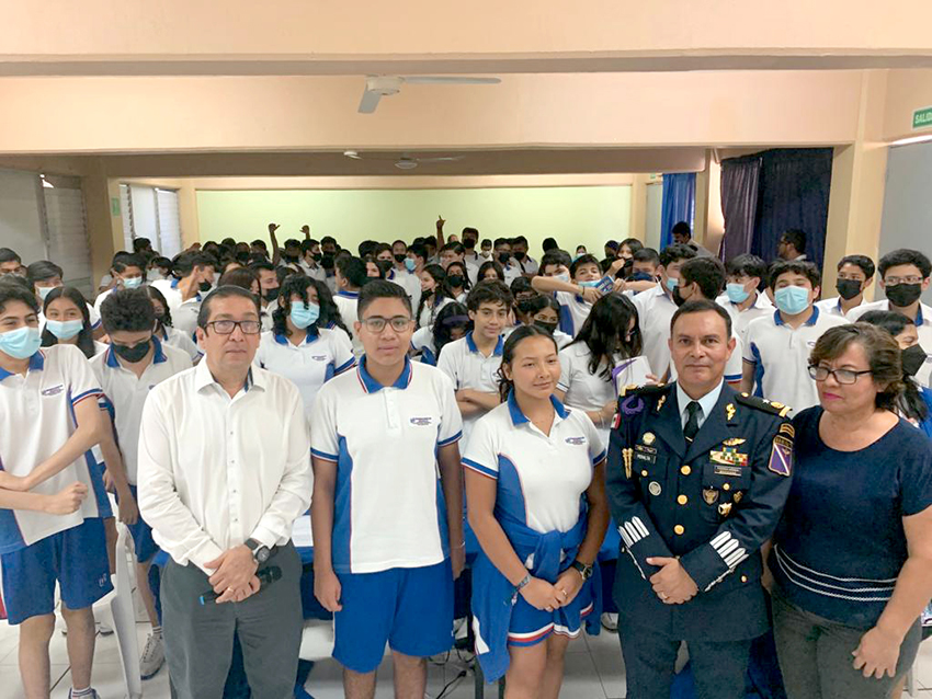 IMPARTEN CONFERENCIA DE CULTURA DE SEGURIDAD NACIONAL EN PREPA AMERICANA