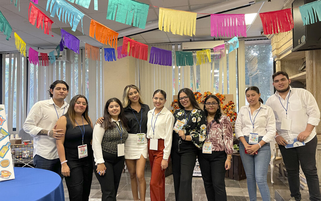 REALIZAN PRÁCTICA DE TIANGUIS TURÍSTICO UNIVERSITARIO EN LA UNIVERSIDAD AMERICANA DE ACAPULCO