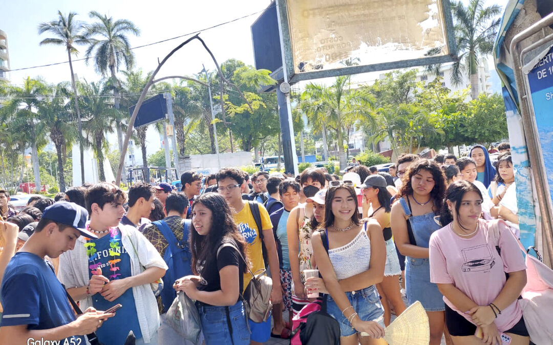 DAN BIENVENIDA A ALUMNOS DE PREPA AMERICANA EN EL ROLLO
